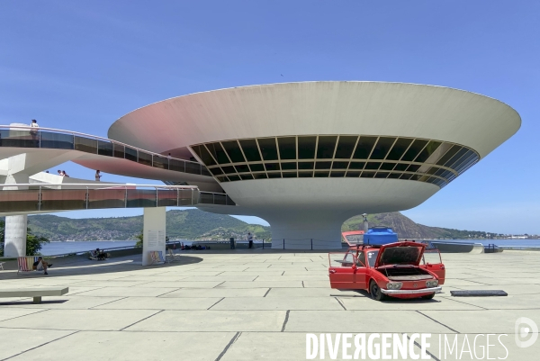 Musee d art contemporain de niteroi a rio