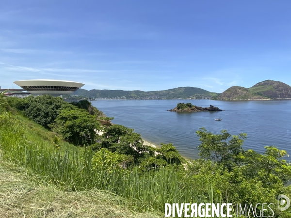 Musee d art contemporain de niteroi a rio