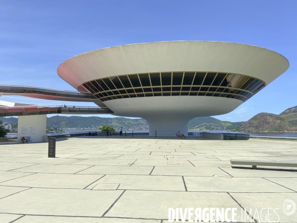 Musee d art contemporain de niteroi a rio