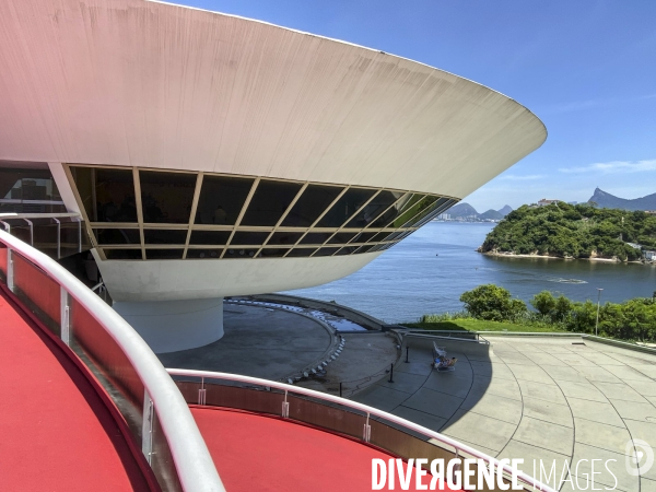 Musee d art contemporain de niteroi a rio