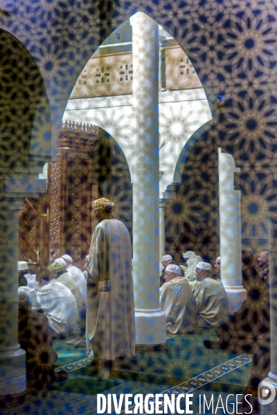 Prière du vendredi à la mosquée de Clermont-Ferrand - Fidèles.