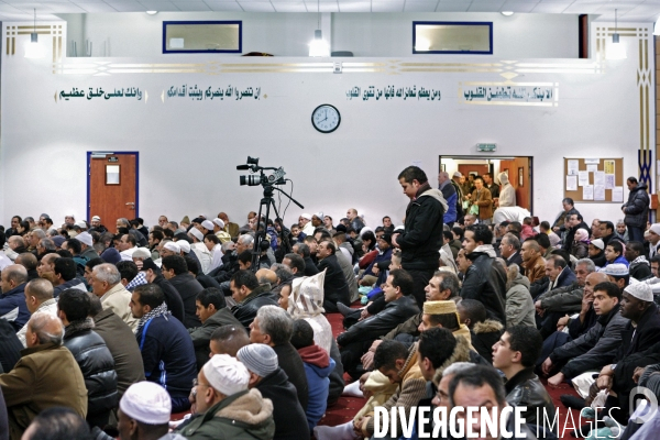 Prière le jour de l Aïd dans la mosquée de Drancy - Fidèles.