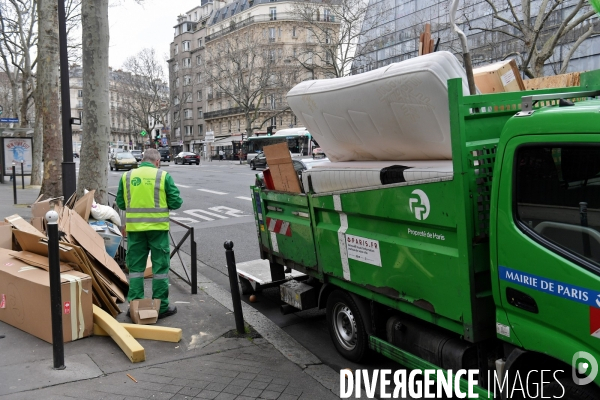 Enlèvement d encombrants par les agents de la ville de paris
