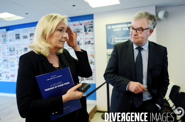 Conférence de presse de Marine Le Pen pour présenter le livre blanc sur la sécurité