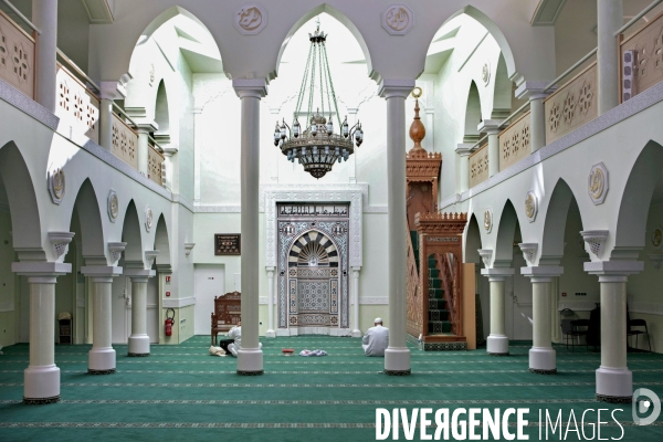 Interieur de la Grande mosquée de Clermont-Ferrand.