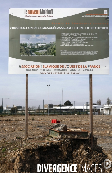 Affiche construction de la mosquée de Nantes