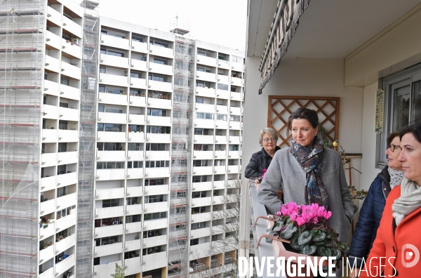 Elections municipales / Agnes Buzyn en campagne dans le 12ème arrondissement