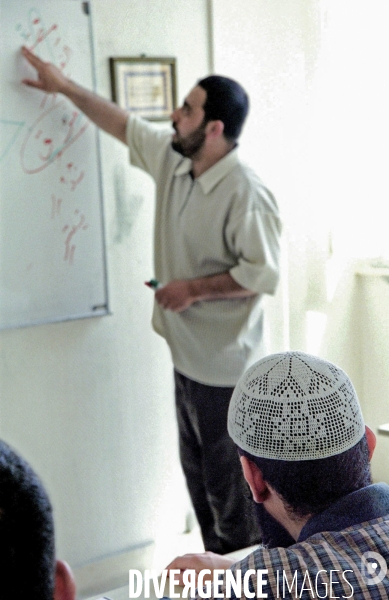 Etablissement privé d enseignement supérieur (imams, aumôniers, conférenciers).
