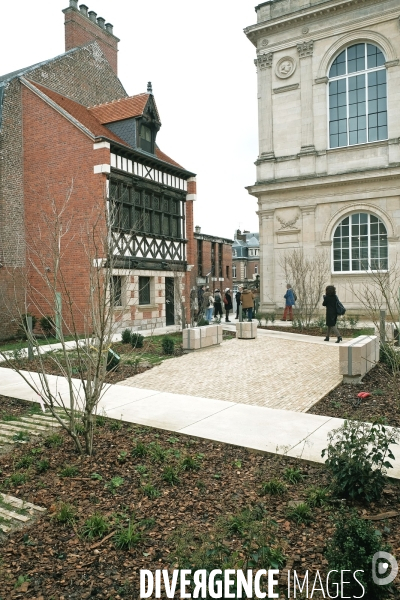 Derniers préparatifs avant la réouverture, début mars, du musée de Picardie