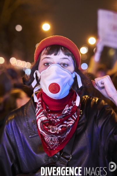Manifestation feministe devant la ceremonie des Cesars à Paris