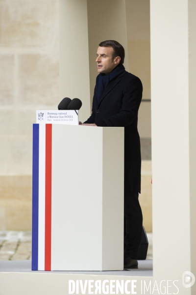 Hommage national à Jean DANIEL aux Invalides.