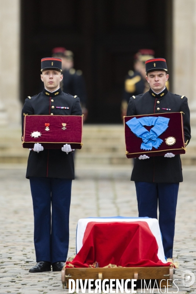 Hommage national à Jean DANIEL aux Invalides.