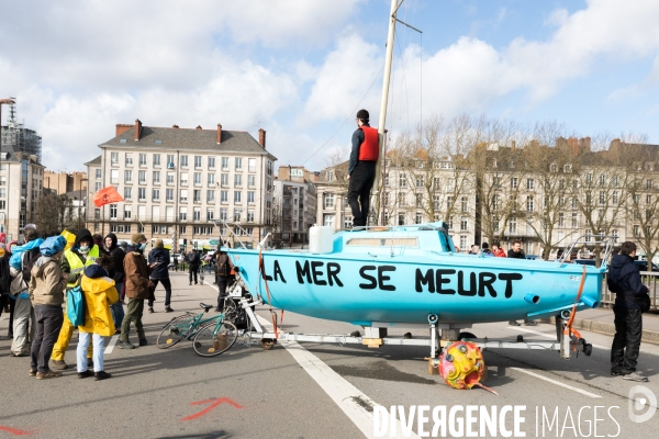 Manifestation contre la bétonisation et projets inutiles à Nantes