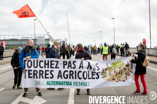 Manifestation contre la bétonisation et projets inutiles à Nantes