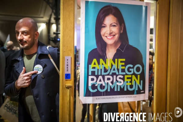 Meeting d  Anne Hidalgo pour la campagne en vue des élections municipales à Paris