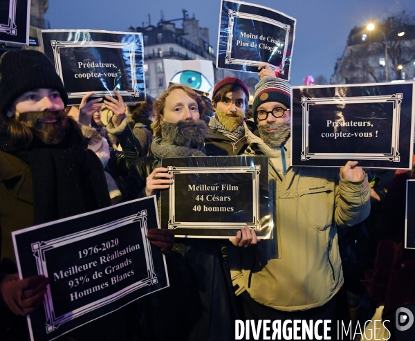 Rassemblement de féministes contre la cérémonie des Césars