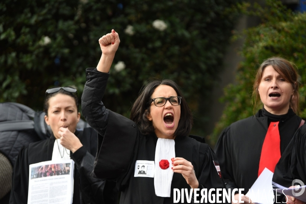 Manifestation des greffiers avocats et magistrats au tribunal de Bobigny