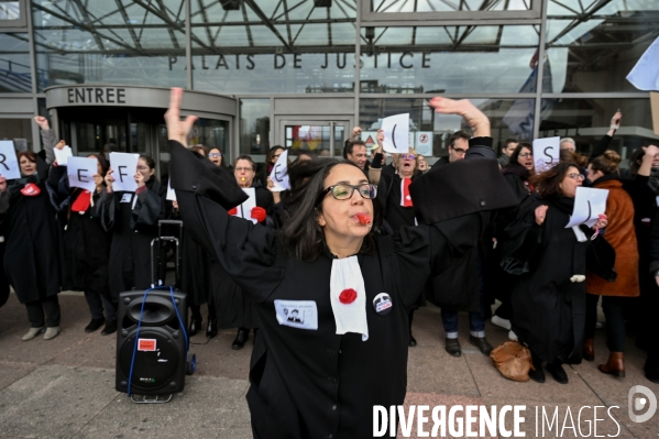 Manifestation des greffiers avocats et magistrats au tribunal de Bobigny