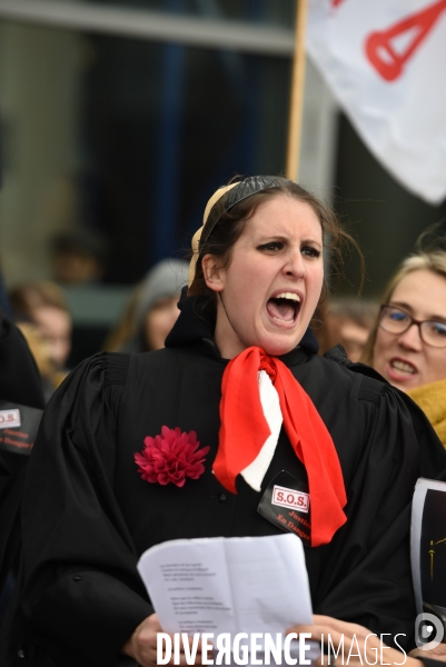 Manifestation des greffiers avocats et magistrats au tribunal de Bobigny