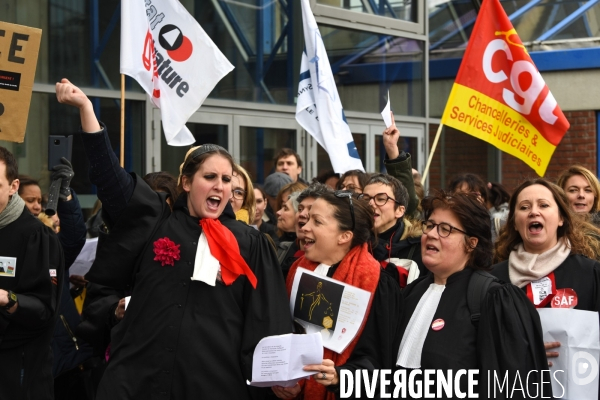 Manifestation des greffiers avocats et magistrats au tribunal de Bobigny