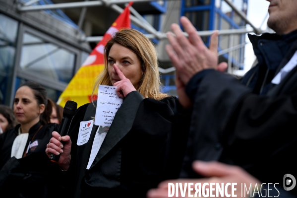 Manifestation des greffiers avocats et magistrats au tribunal de Bobigny