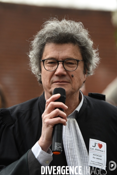 Manifestation des greffiers avocats et magistrats au tribunal de Bobigny