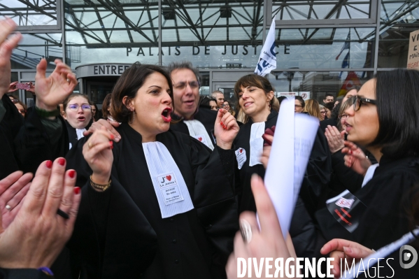 Manifestation des greffiers avocats et magistrats au tribunal de Bobigny