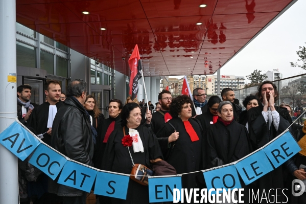 Les avocats bloquent le tribunal judiciaire pour protester contre la réforme des retraites.