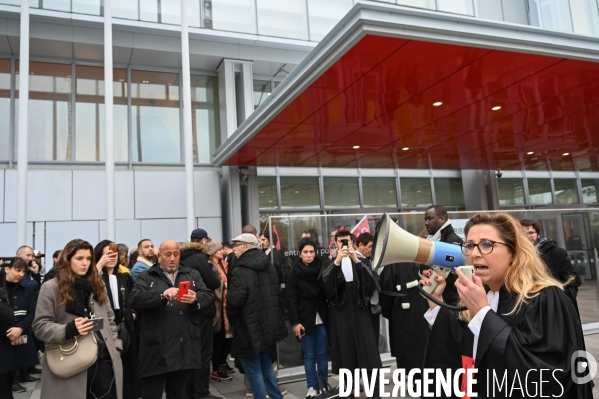 Les avocats bloquent le tribunal judiciaire pour protester contre la réforme des retraites.