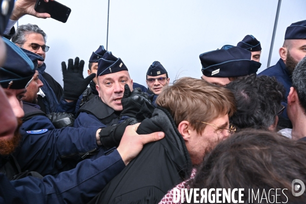 Les avocats bloquent le tribunal judiciaire pour protester contre la réforme des retraites.