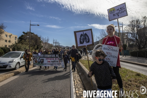 Marche dans le 8eme arrondissement de Marseille contre le Bd. Urbain Sud