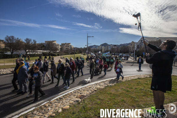 Marche dans le 8eme arrondissement de Marseille contre le Bd. Urbain Sud