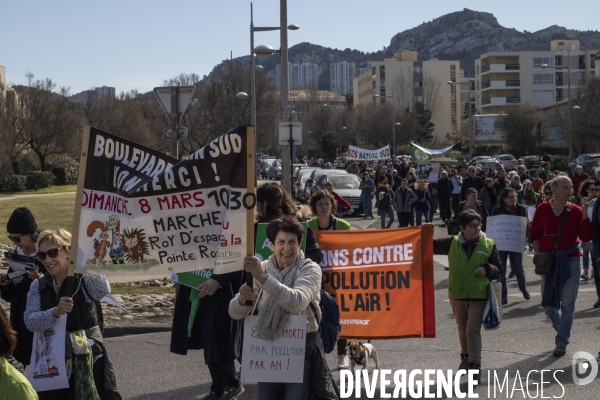 Marche dans le 8eme arrondissement de Marseille contre le Bd. Urbain Sud