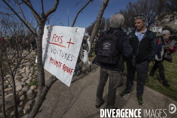 Marche dans le 8eme arrondissement de Marseille contre le Bd. Urbain Sud