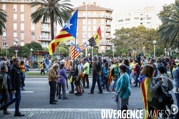 Manifestation dans les rues de barcelone pour la libération des indépendantistes incarcérés