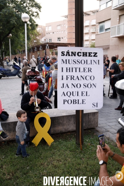 Manifestation dans les rues de barcelone pour la libération des indépendantistes incarcérés