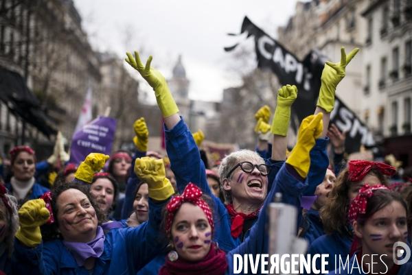 Journee internationale des droits des femmes, marche a paris.