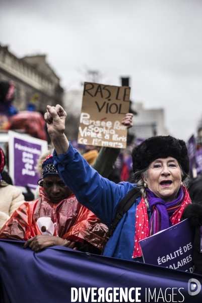 Journee internationale des droits des femmes, marche a paris.