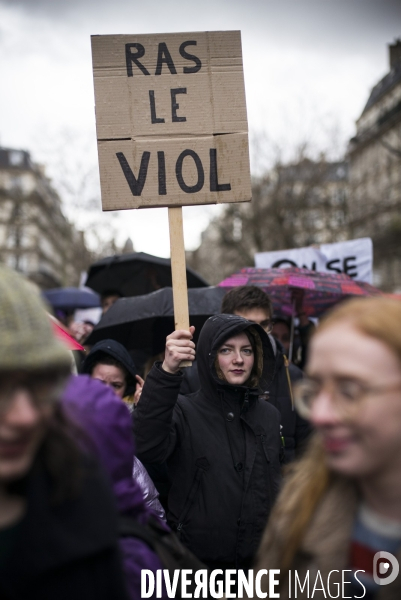 Journee internationale des droits des femmes, marche a paris.