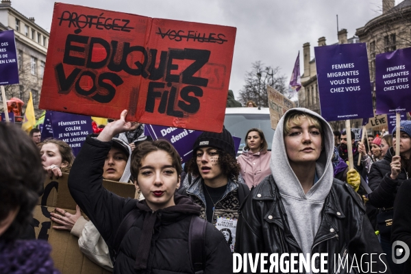 Journee internationale des droits des femmes, marche a paris.