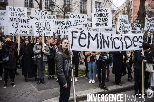 Journee internationale des droits des femmes, marche a paris.
