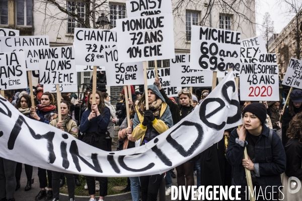 Journee internationale des droits des femmes, marche a paris.