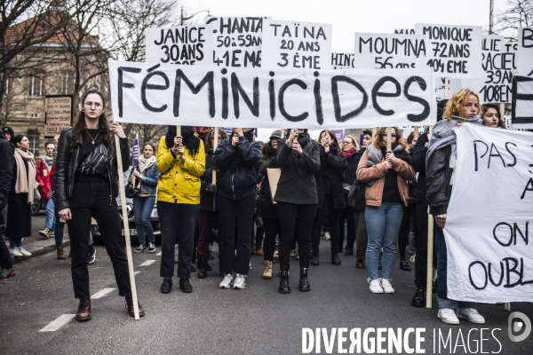 Journee internationale des droits des femmes, marche a paris.