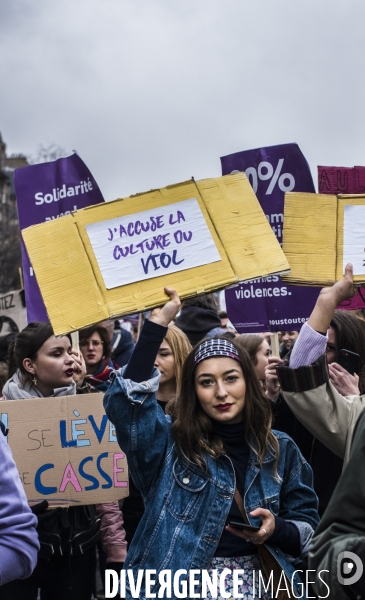 Journee internationale des droits des femmes, marche a paris.
