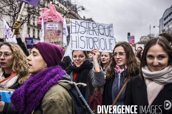 Journee internationale des droits des femmes, marche a paris.
