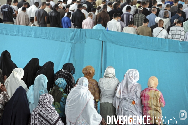 ISLAM - MOSQUÉE - Femmes Enfants