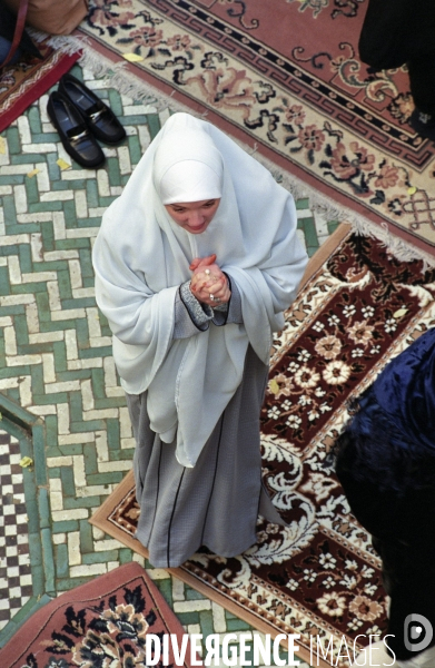 ISLAM - MOSQUÉE - Femmes Enfants