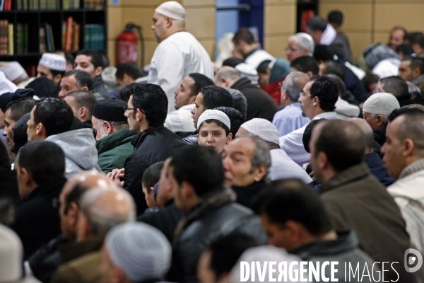 ISLAM - MOSQUÉE - Femmes Enfants