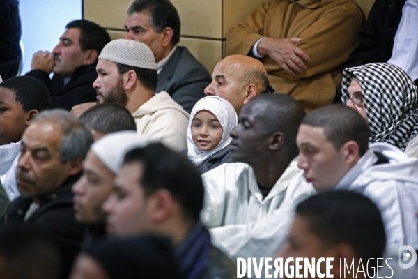 ISLAM - MOSQUÉE - Femmes Enfants