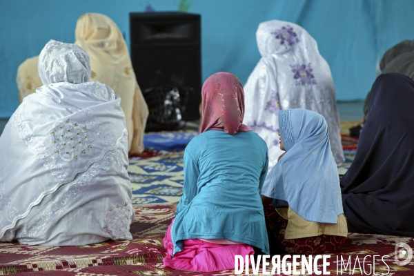 ISLAM - MOSQUÉE - Femmes Enfants